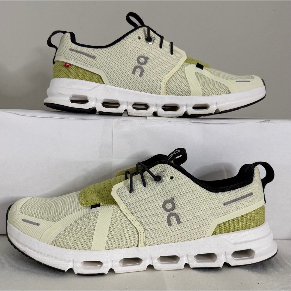 On Cloud 6 Women's Size Y6 Running Shoes